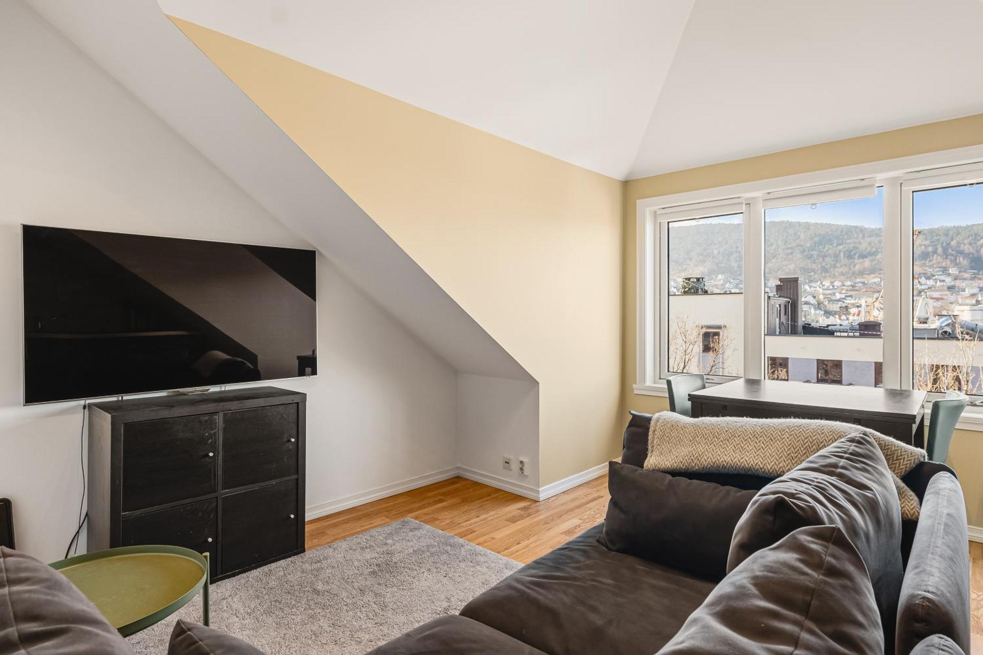 Lejlighed Dinbnb I Dockside With Modern Kitchen And Workspace