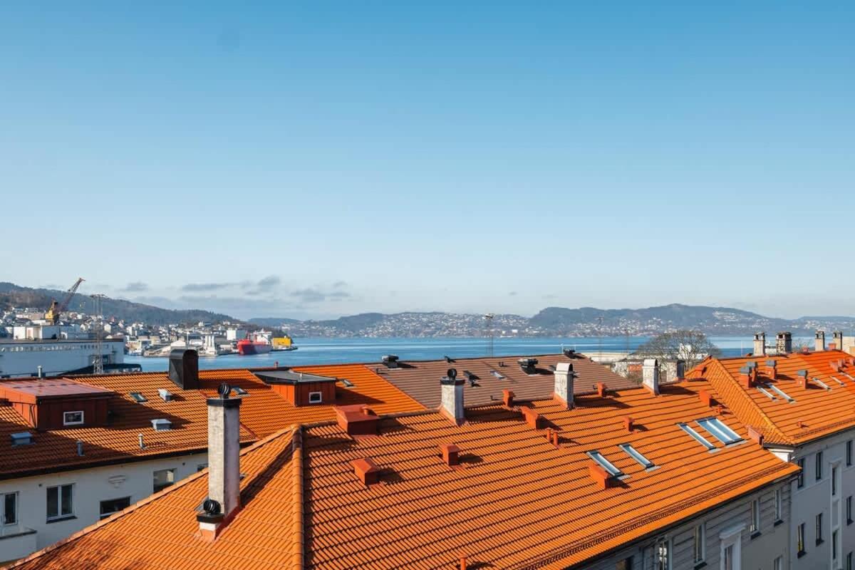 Lejlighed Dinbnb I Dockside With Modern Kitchen And Workspace